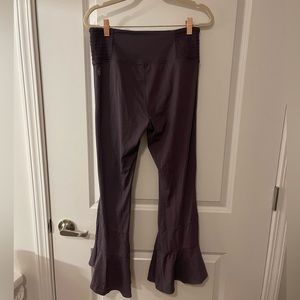 Free People Movement Starlight Pant Legging Stretch Ruffle Crop Hem
